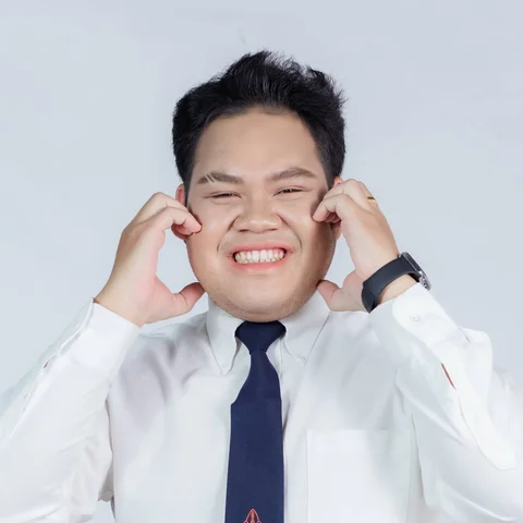 นายธนศักดิ์ เหลาทอง
